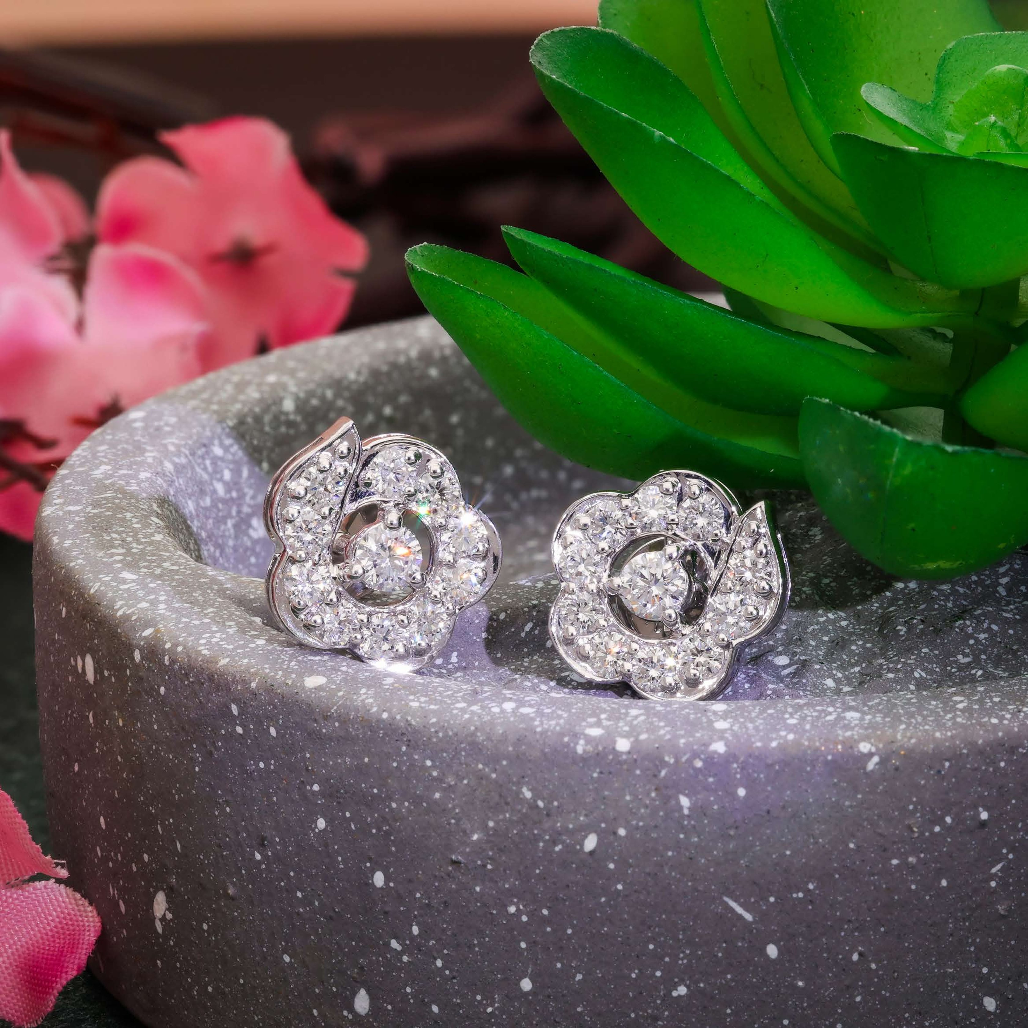 Kenneth Jay Lane Pave Crystal Flower Earrings Diamond Jewellery